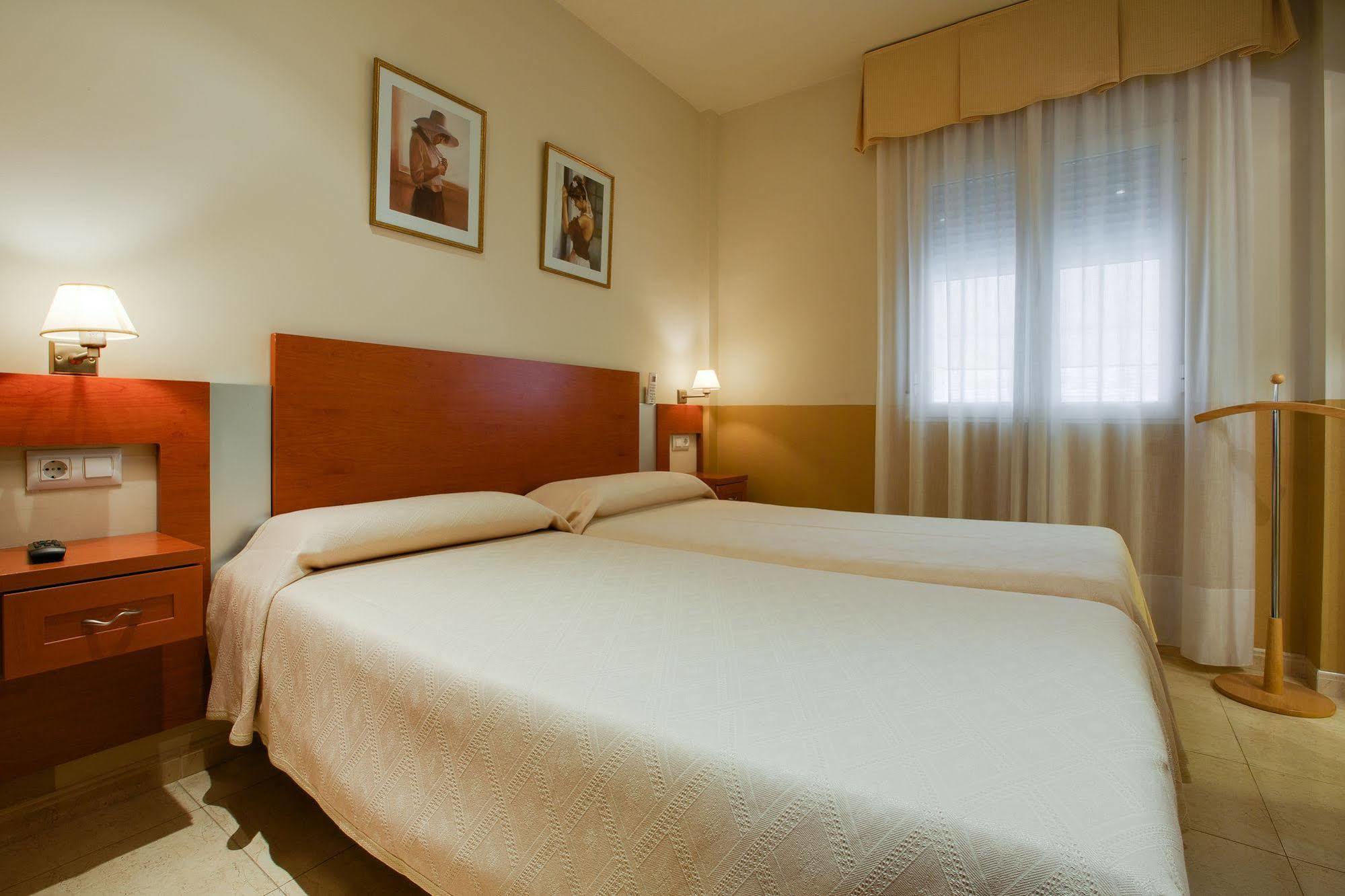 Hostal Forum Villa del Río Esterno foto